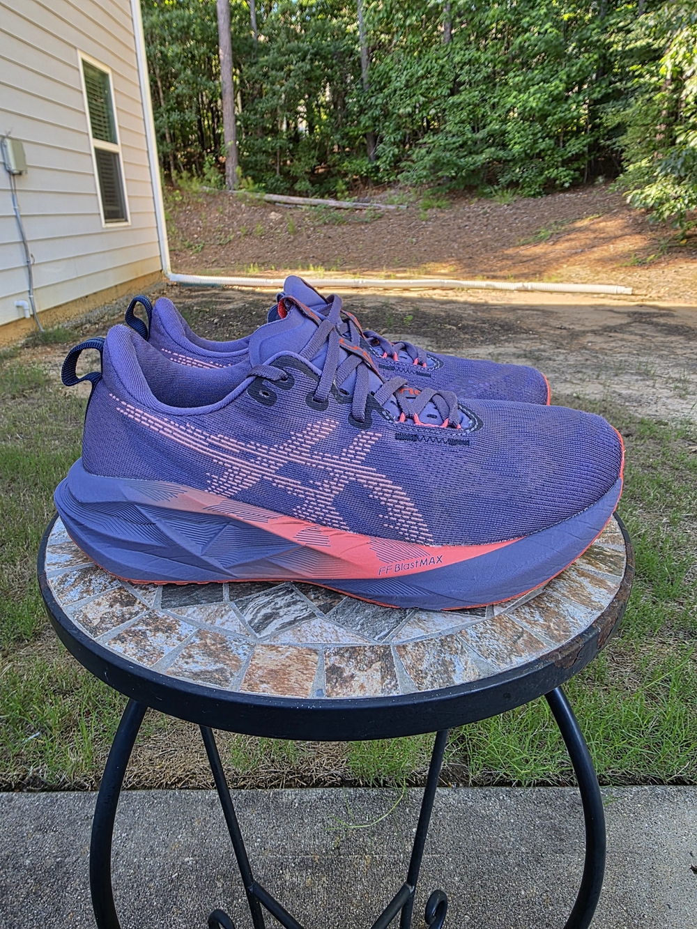 Asics Novablast 5 1012B765 Greyish Purple/Coral Reef Running Shoes Women Sz 10.5